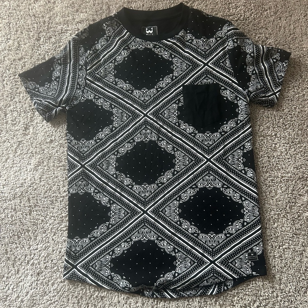 WXYZ BANDANA PRINT TEE